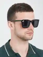 Очки солнцезащитные