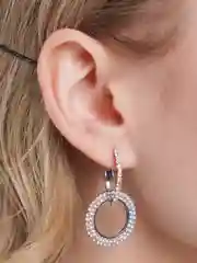 Серьги кольца со стразами