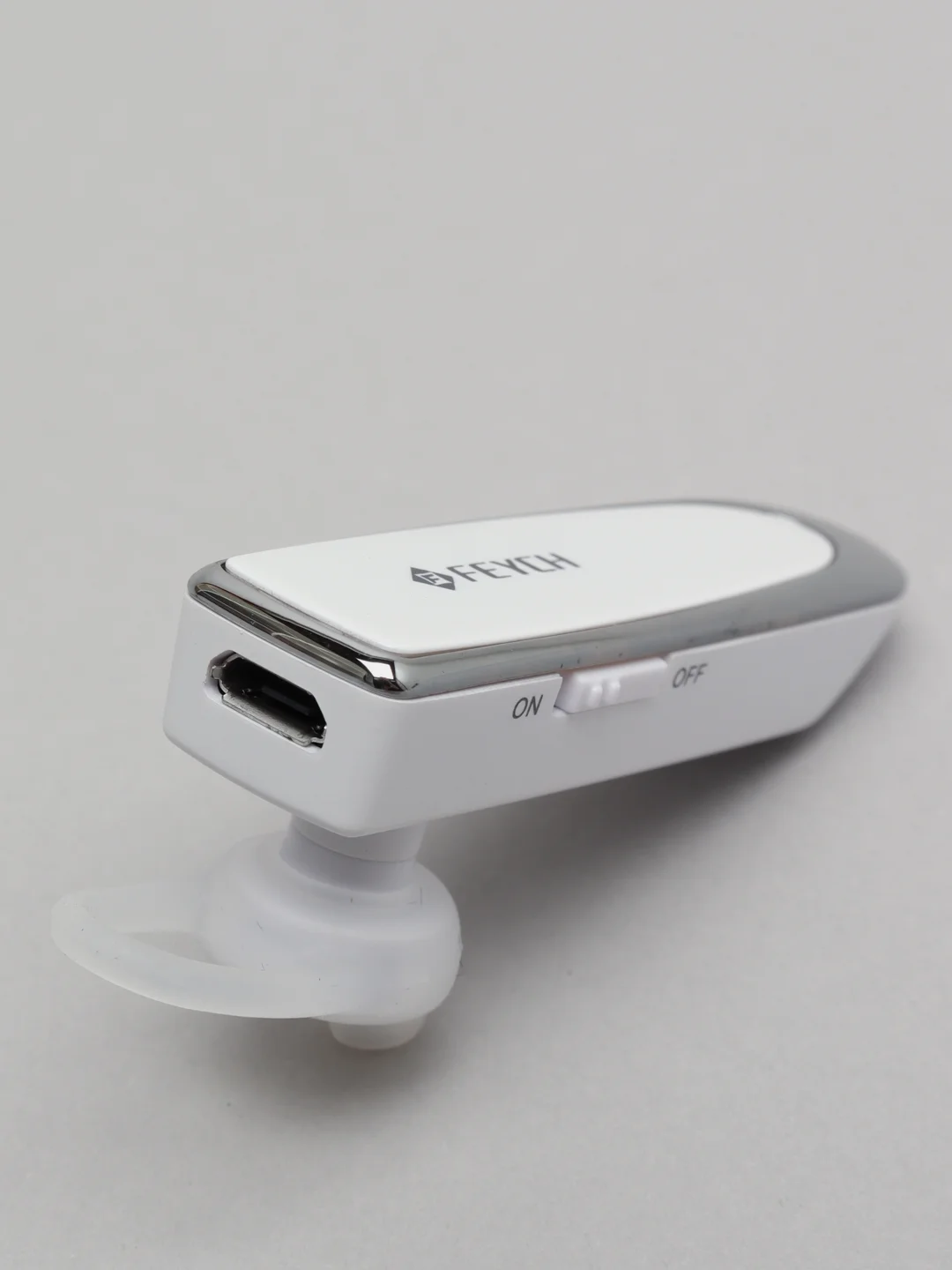Белый беспроводная Bluetooth-гарнитура
