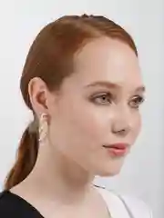 Молочный серьги женские