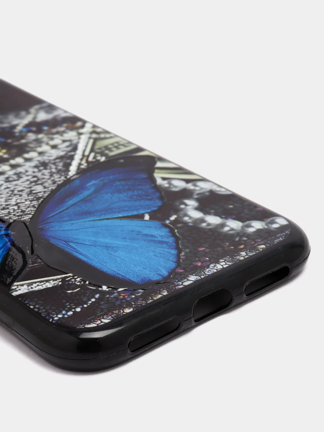 Бордовый чехол на iPhone XR