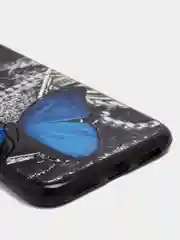 Бордовый чехол на iPhone XR