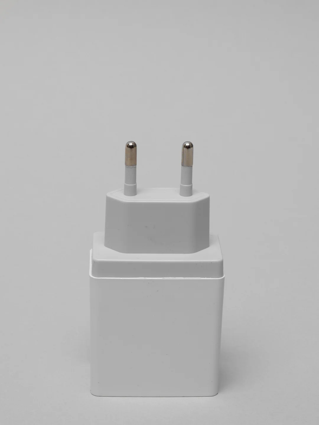 Белый cетевое зарядное устройство на 4 USB / блок питания зарядник