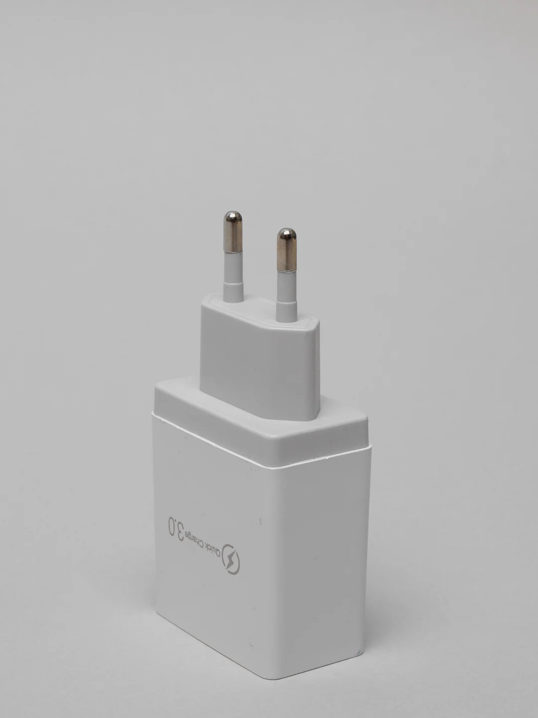 Белый cетевое зарядное устройство на 4 USB / блок питания зарядник