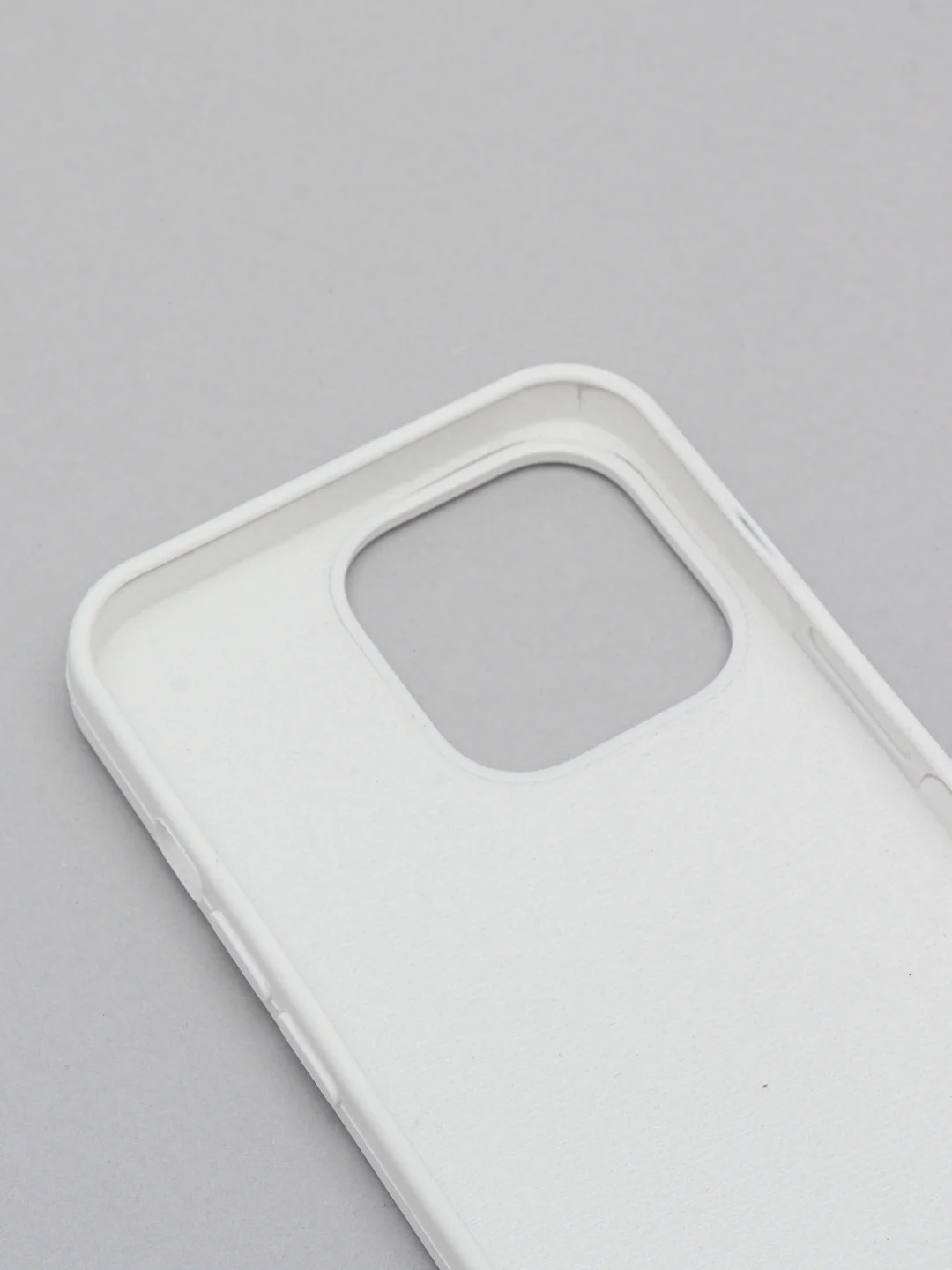 Белый чехол Silicone Case для iPhone 13 / 13 Pro / 13 Pro Max с открытым низом