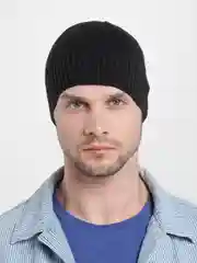 Черный шапка вязаная