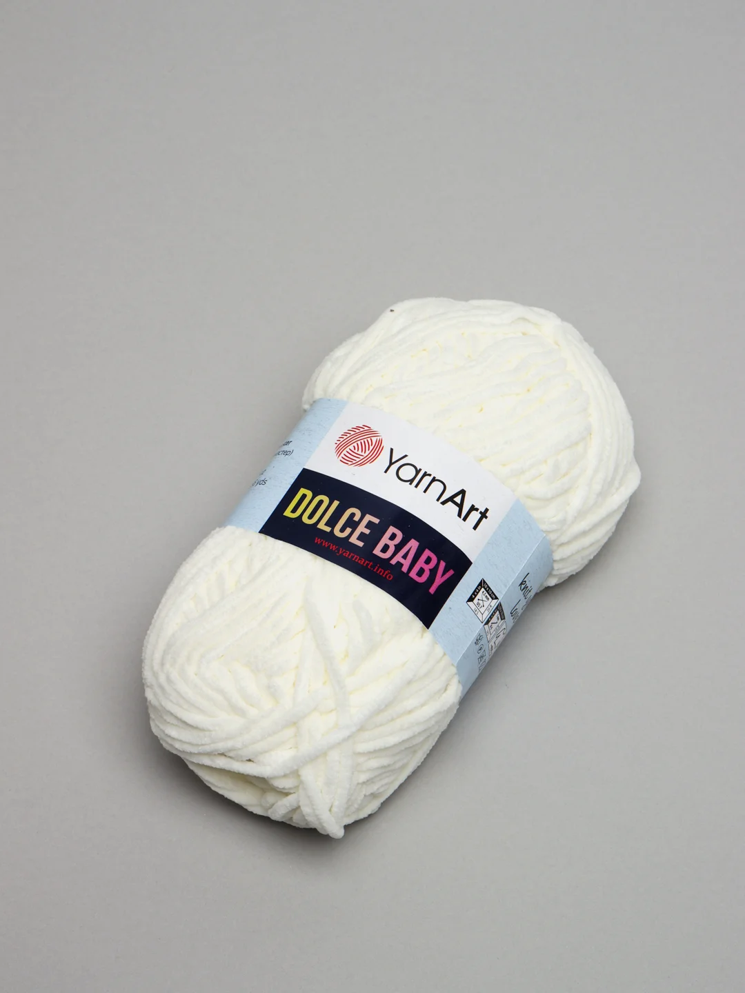 Молочный пряжа плюшевая YarnArt "Dolce Baby", 100% микрополиэстер, 50 г, 85 м