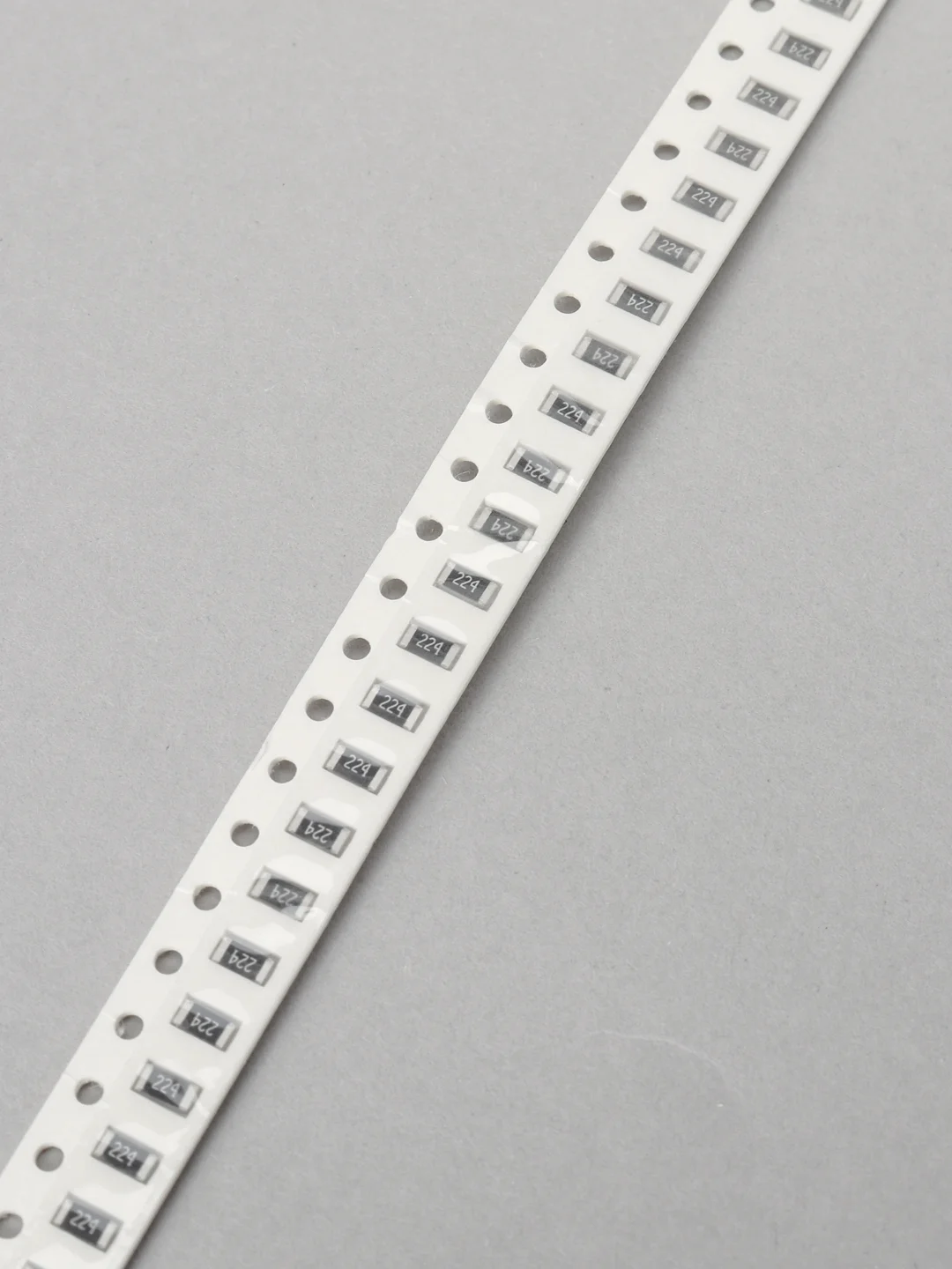 100 штук 220 КОм Чип резистор (SMD) 1206