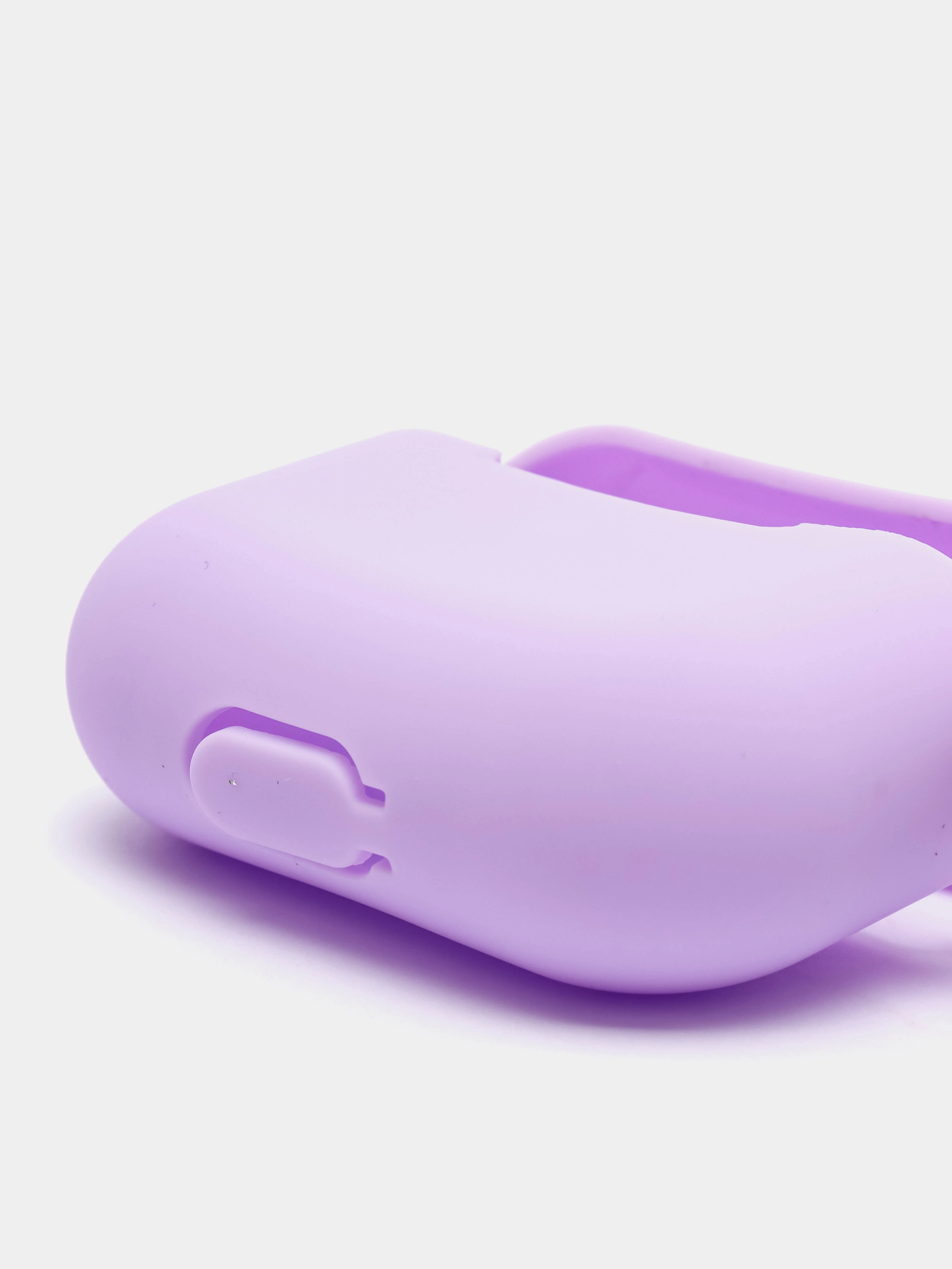 Сиреневый чехол силиконовый для наушников AirPods Pro с карабином