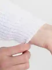 Белый женский свитер, вязаный