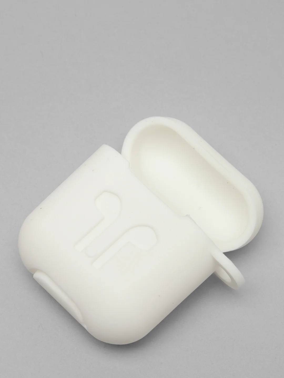 Белый чехол для AirPods c карабином