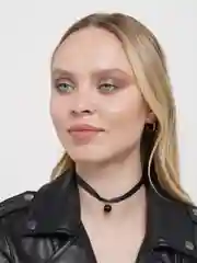 Белый чокер на шею