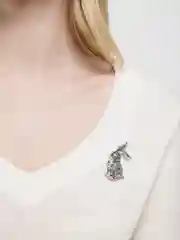 Черный брошь "Заяц"