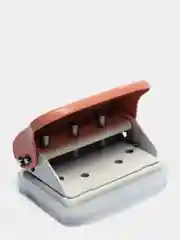 Розовый дырокол с разметкой