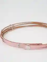 Розовый чокер
