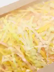 Желтый подарочная коробка- набор (коробка с наполнителем, открыткой и лентой 21см/12см/4см)