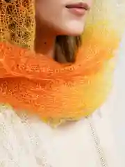 Желтый пуховый платок, шаль, женский платок-паутинка, палантин-платок женский пуховый, "Гульмира"