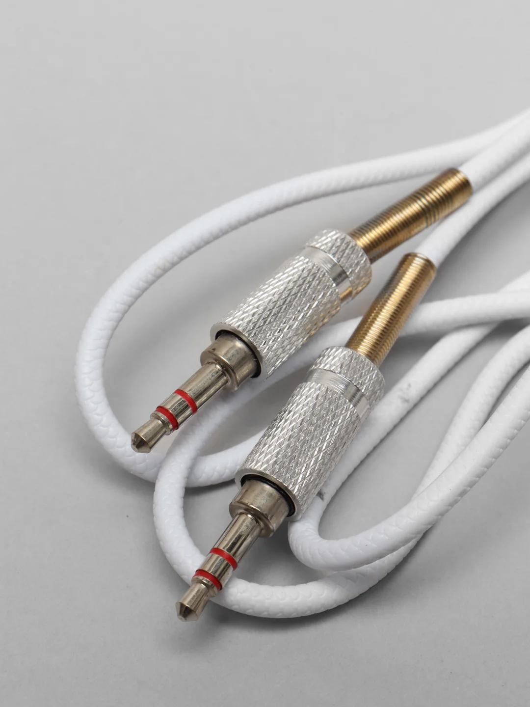 Белый aux кабель 3.5mm в кожаной оплетке, папа-папа