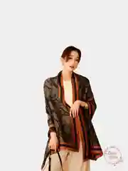 Коричневый шелковый платок
