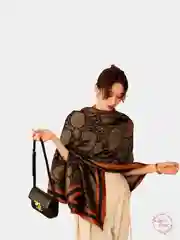 Коричневый шелковый платок