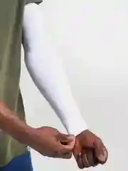 Белый рукав компрессионный, спортивный