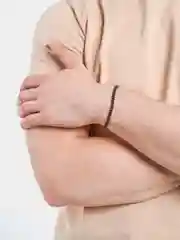 Черный мужской браслет на руку