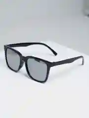 Очки солнцезащитные