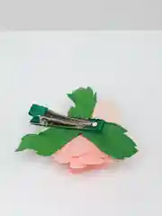 Розовый заколка для волос