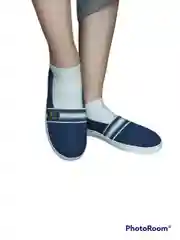 Женские кроссовки