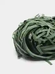Тёмно-зелёный бумажный наполнитель тишью (стружка) для подарков 20гр, 50гр