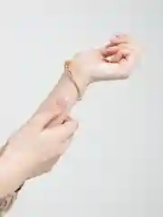 Браслет с буквой