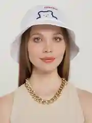 Белый панама летняя