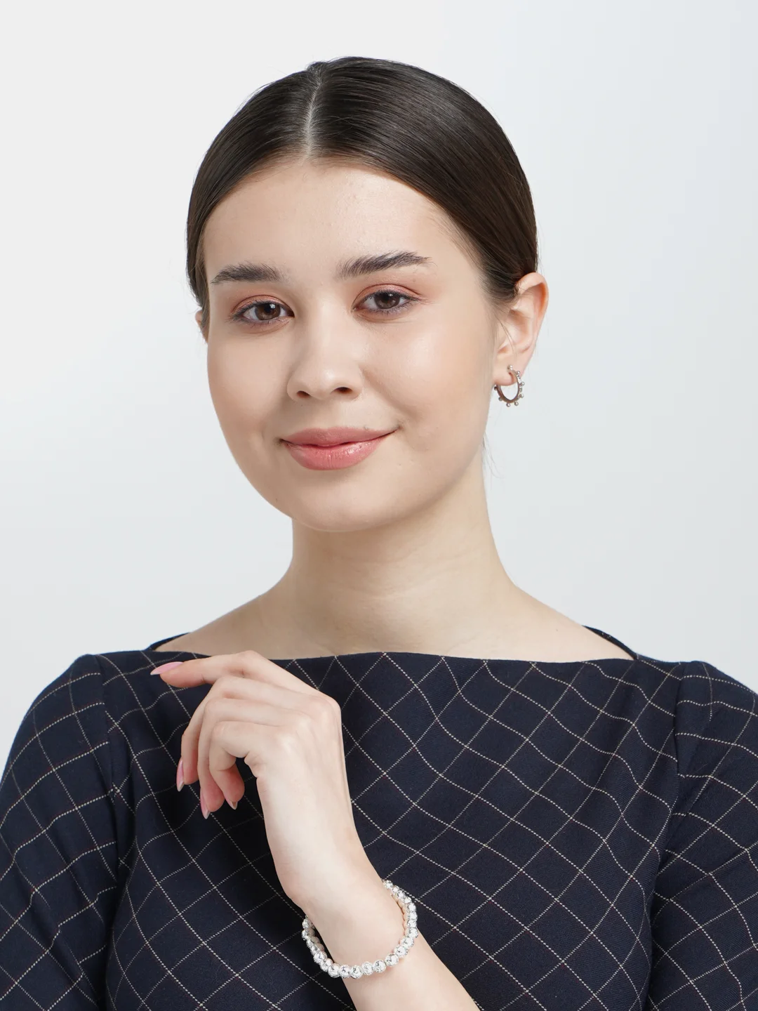 Серебряный браслеты из натуральных камней: агат,аметист,тигровый глаз,сердолик,яшма, розовый кварц,