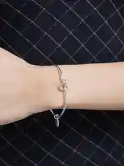 Браслет с буквой