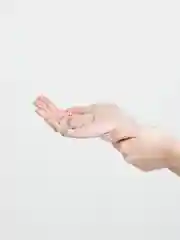 Браслет с буквой
