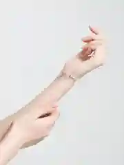 Браслет с буквой
