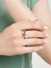 Розовый акриловое кольцо с кристаллом