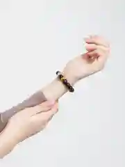 Браслет с крестиком, d=12см, массив бука