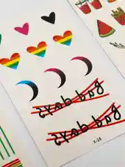 Алый временные татуировки, 3 листа в комплекте