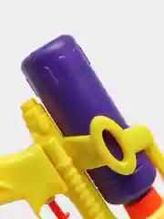 Желтый водный пистолет