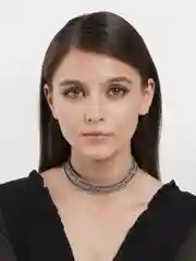 Бежевый чокеры