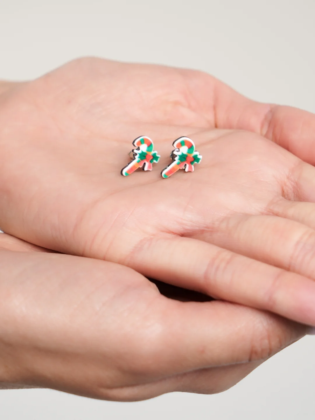 Серый женские серьги-гвоздики новогодние