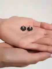 Алый женские серьги-гвоздики новогодние