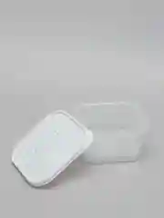 Белый контейнер пластиковый с крышкой