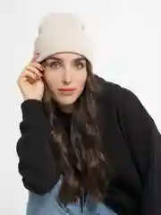 Бежевый шапка женская