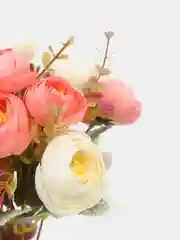 Пастельно-коралловый искуственные цветы камелии, пионы
