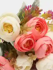 Пастельно-коралловый искуственные цветы камелии, пионы