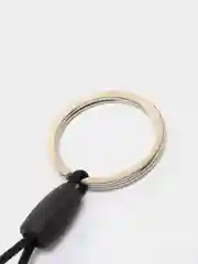 Белый брелок для ключей автомобиля