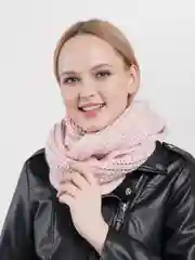 Конфетный снуд вязаный, шерстяной в два оборота