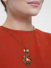 Цепочка с подвеской , бантик , брошь с камушком